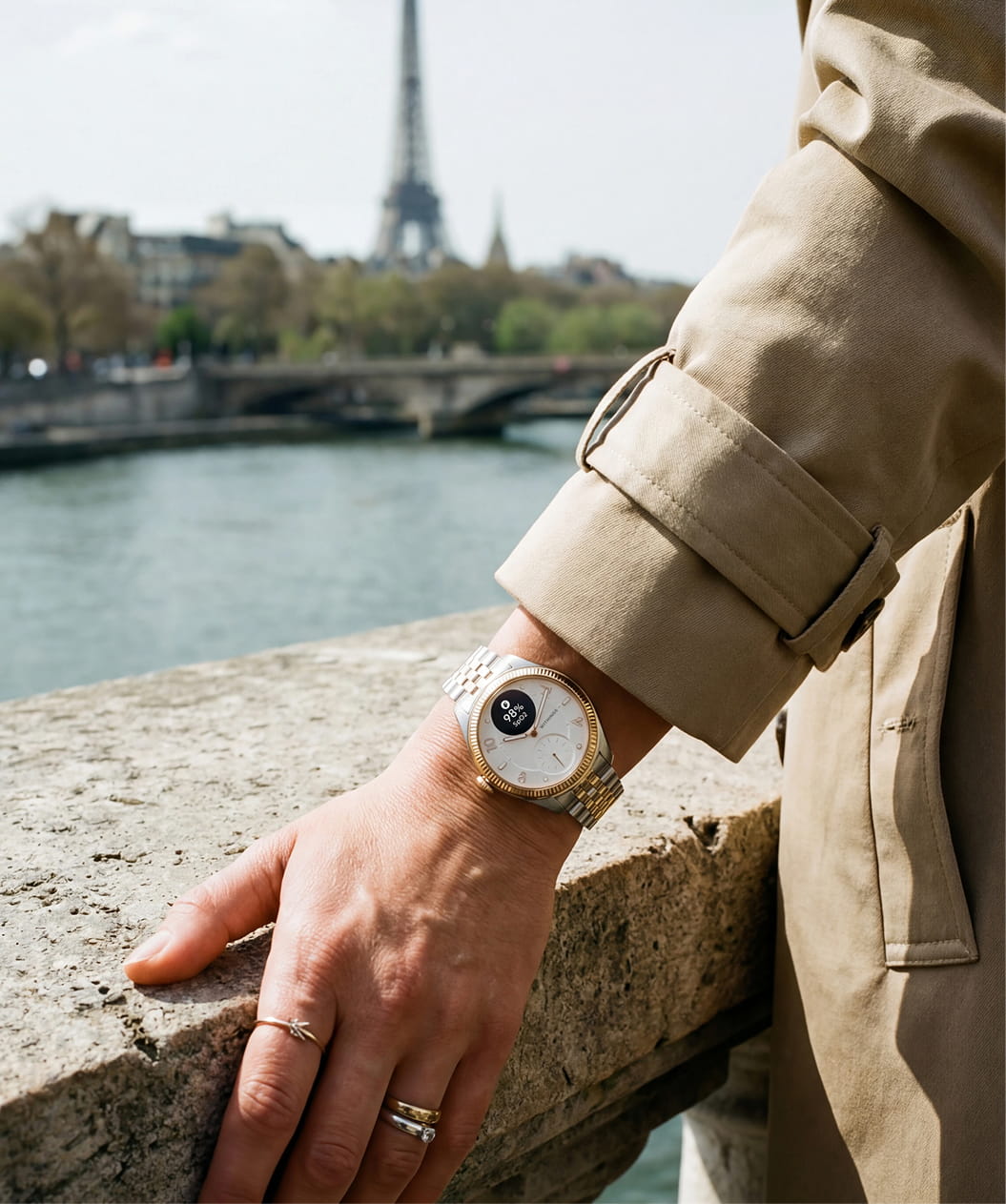 Paris street style. Clinical tech.*