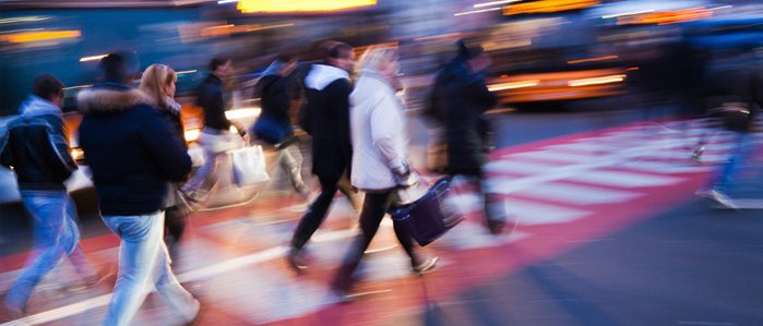 Heure par heure, quel est le pays le plus actif les jours de semaine ?