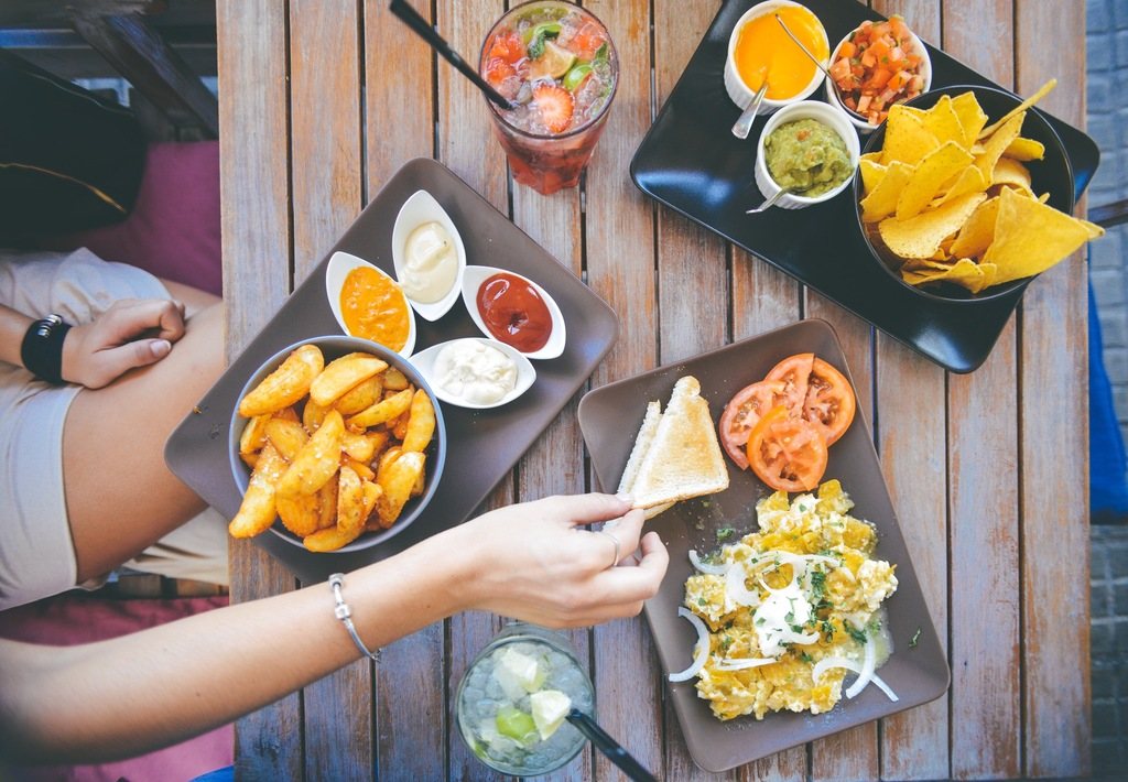Infographic: 16 Reasons Why You’re Always Hungry